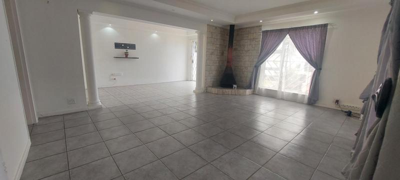To Let 3 Bedroom Property for Rent in Grassy Park Western Cape